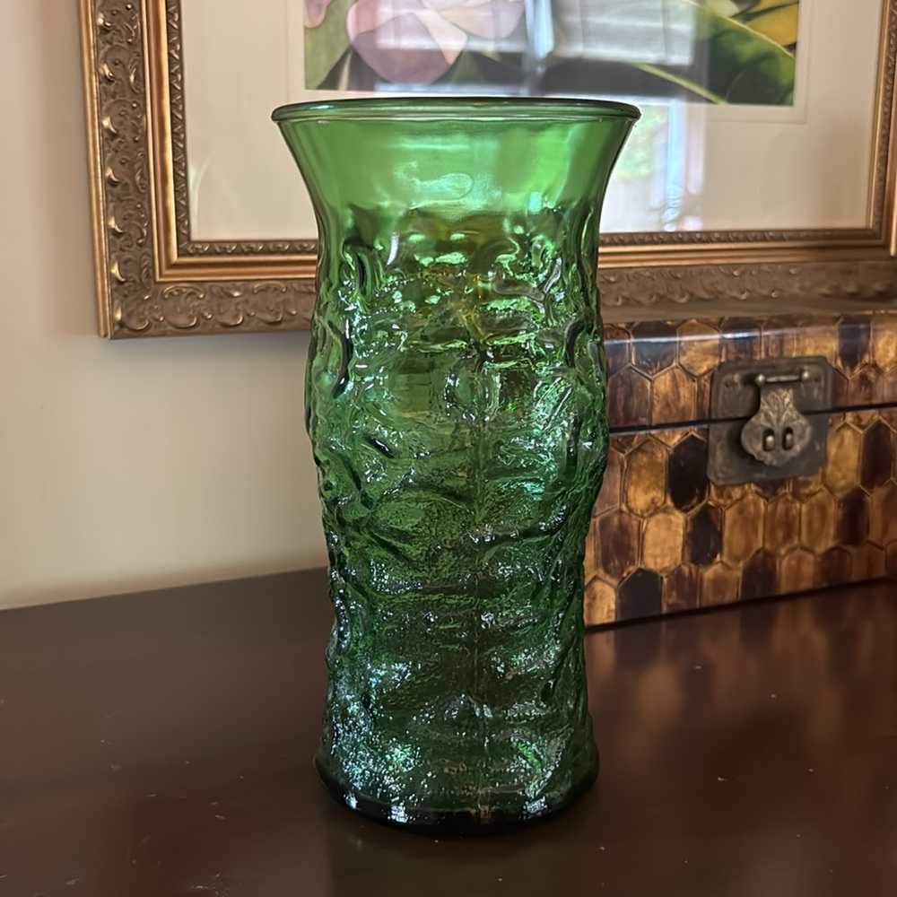 Crinkled Green Glass Vase Vintage - Picture 2 of 12